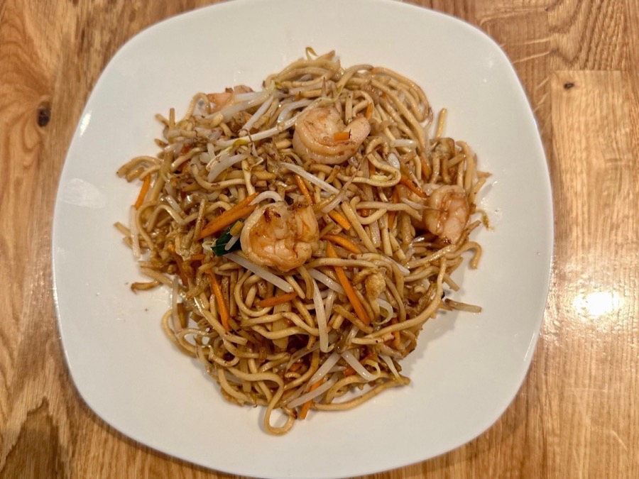 Gebratene Nudeln mit Garnelen